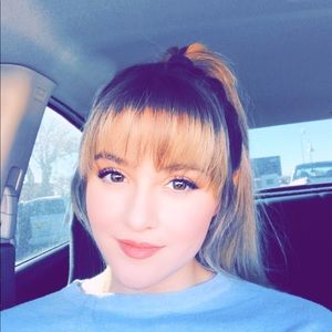 Meet your Posher, Cynthia